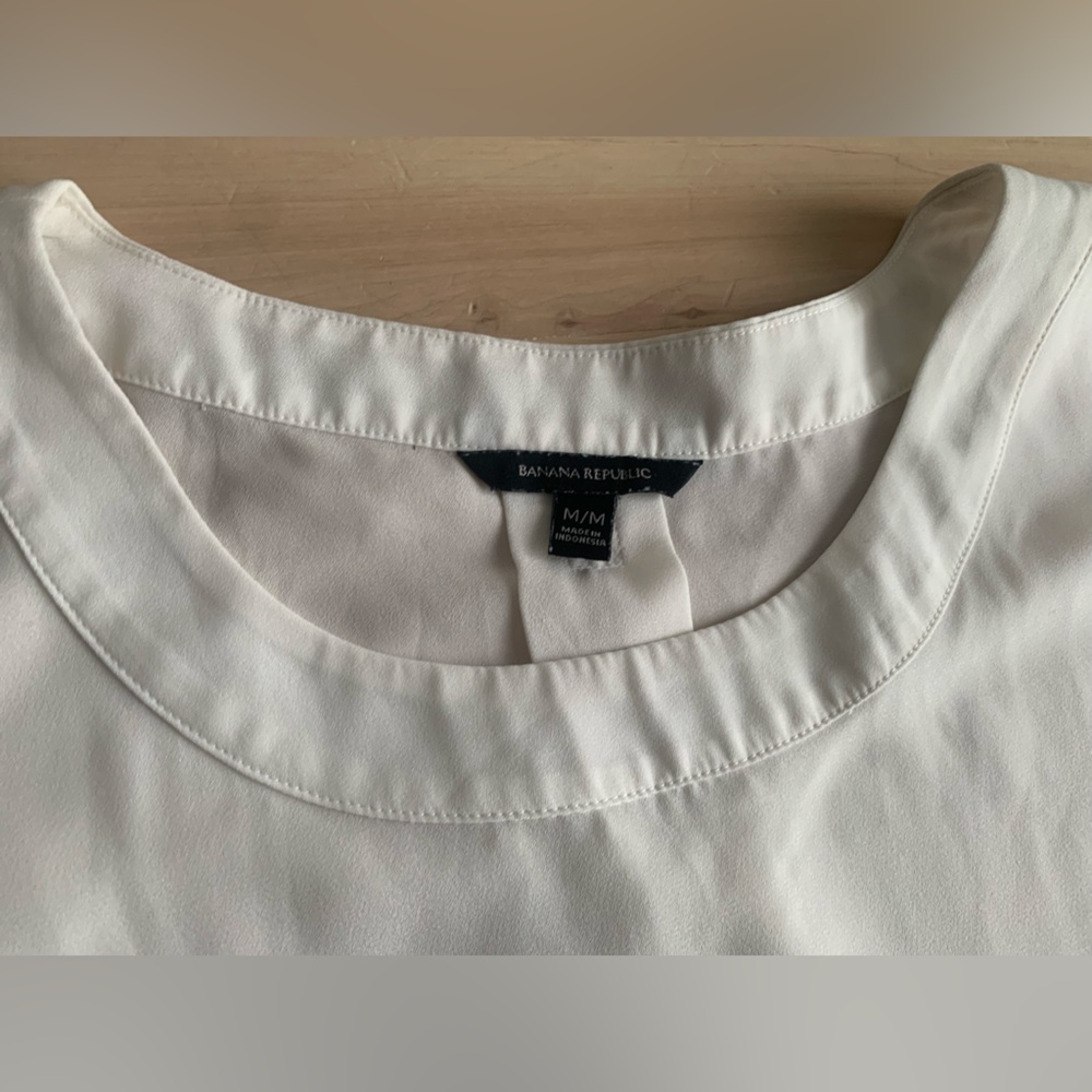 BANANA REPUBLIC - Ivory Minimalist Blouse | Effortless Draped Fit - Picture 4 of 9